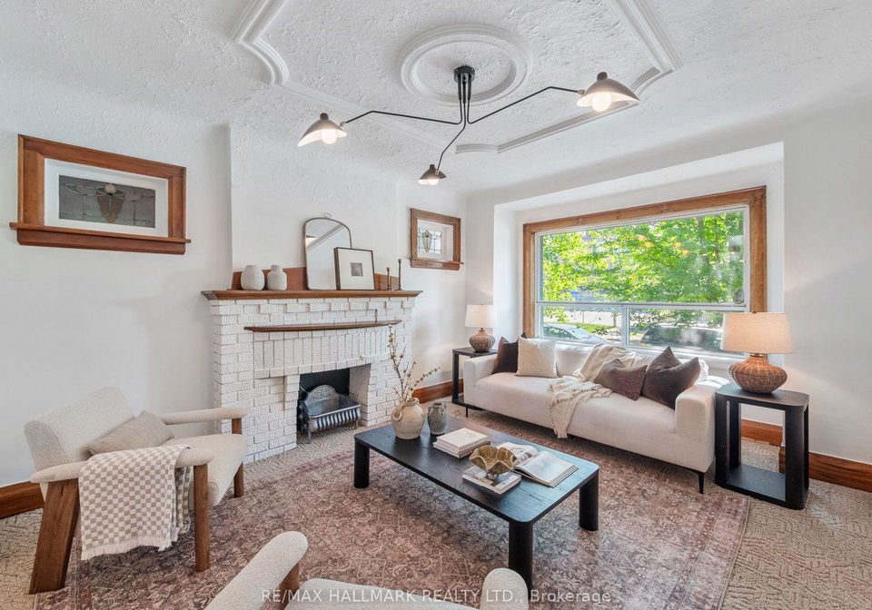 27-lesmount-avenue-toronto-east-york-ontario-e13565580