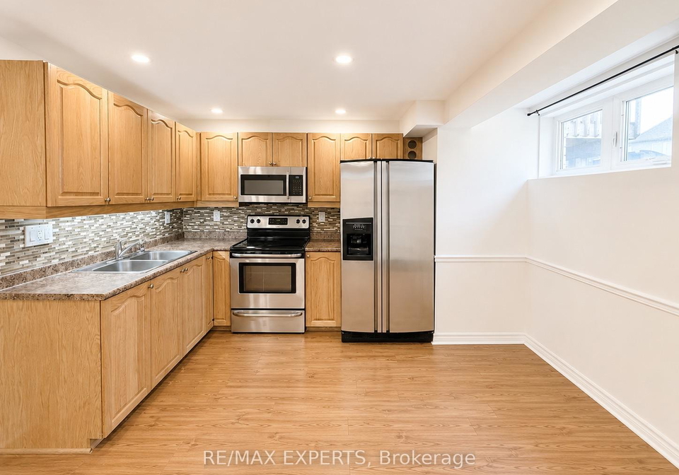 4-mosely-crescent-ajax-ontario-e13566000