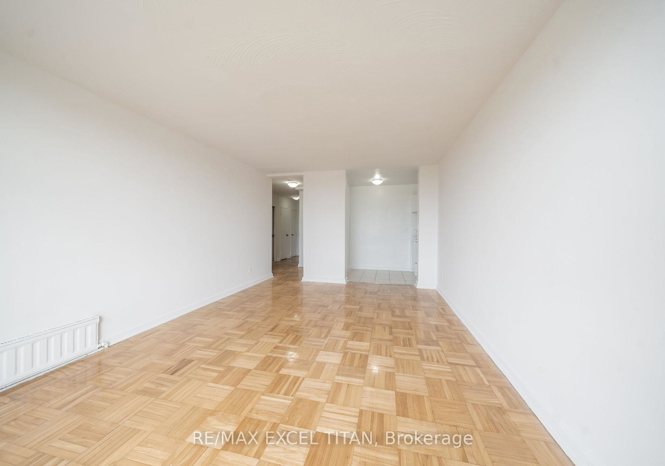 165-cosburn-avenue-toronto-east-york-ontario-e13568226