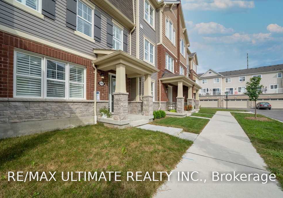 2444-fall-harvest-crescent-pickering-ontario-e13568880