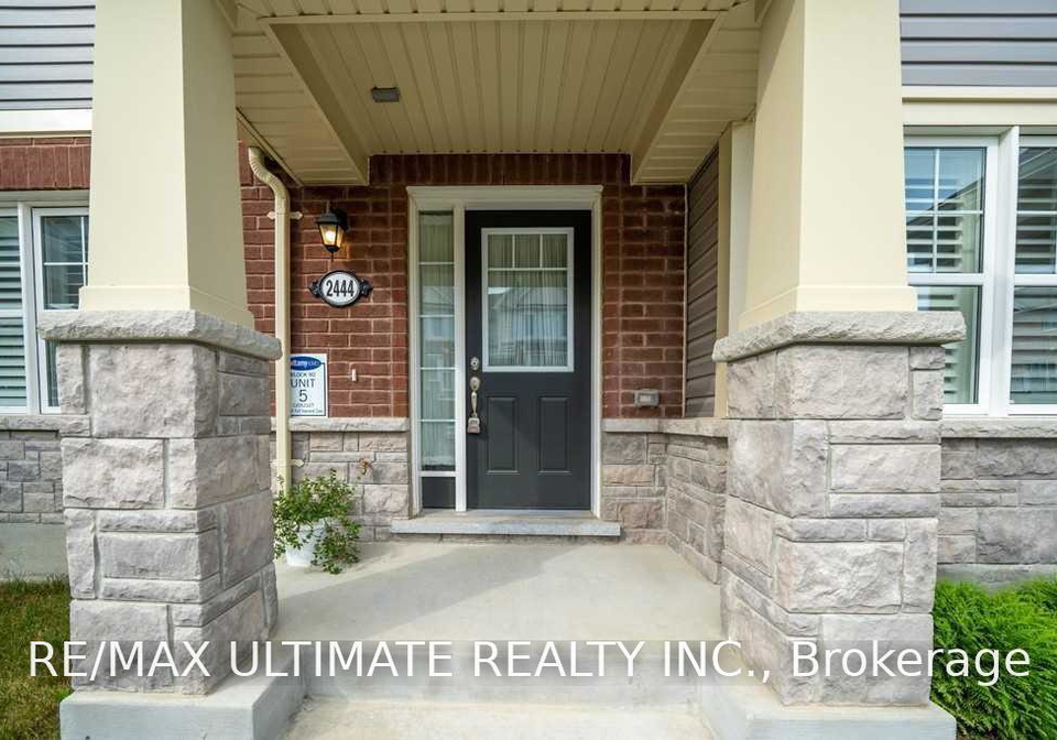 2444-fall-harvest-crescent-pickering-ontario-e13568880