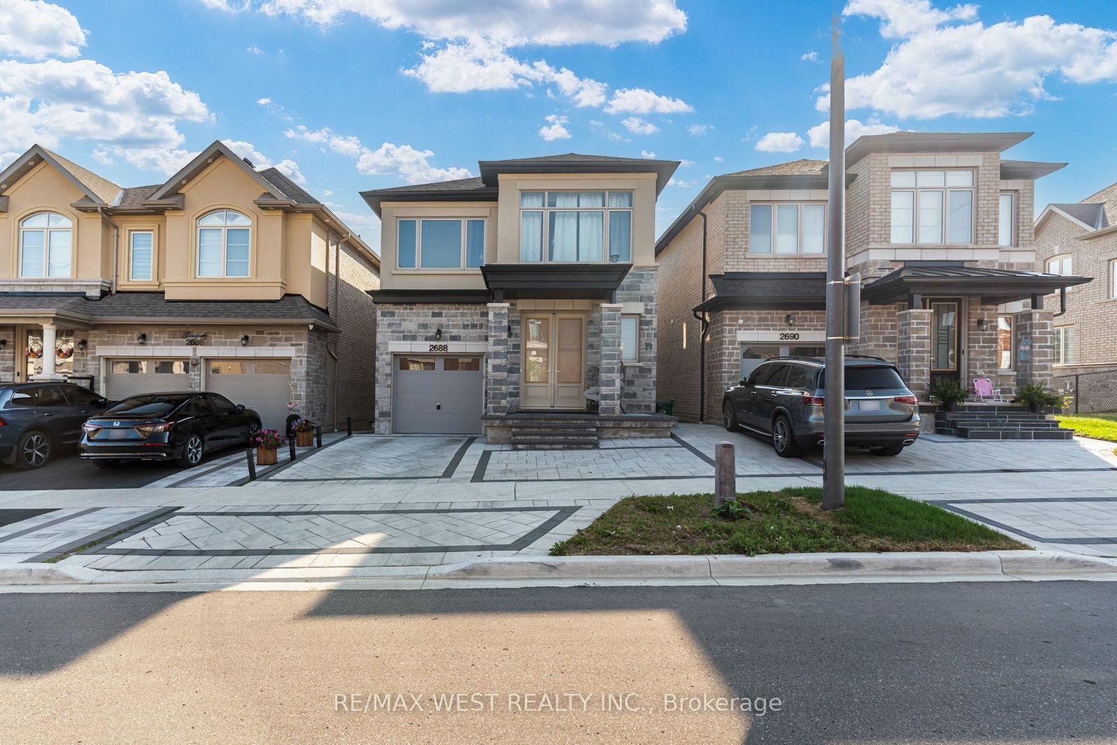 2688-sapphire-drive-pickering-ontario-e13569194