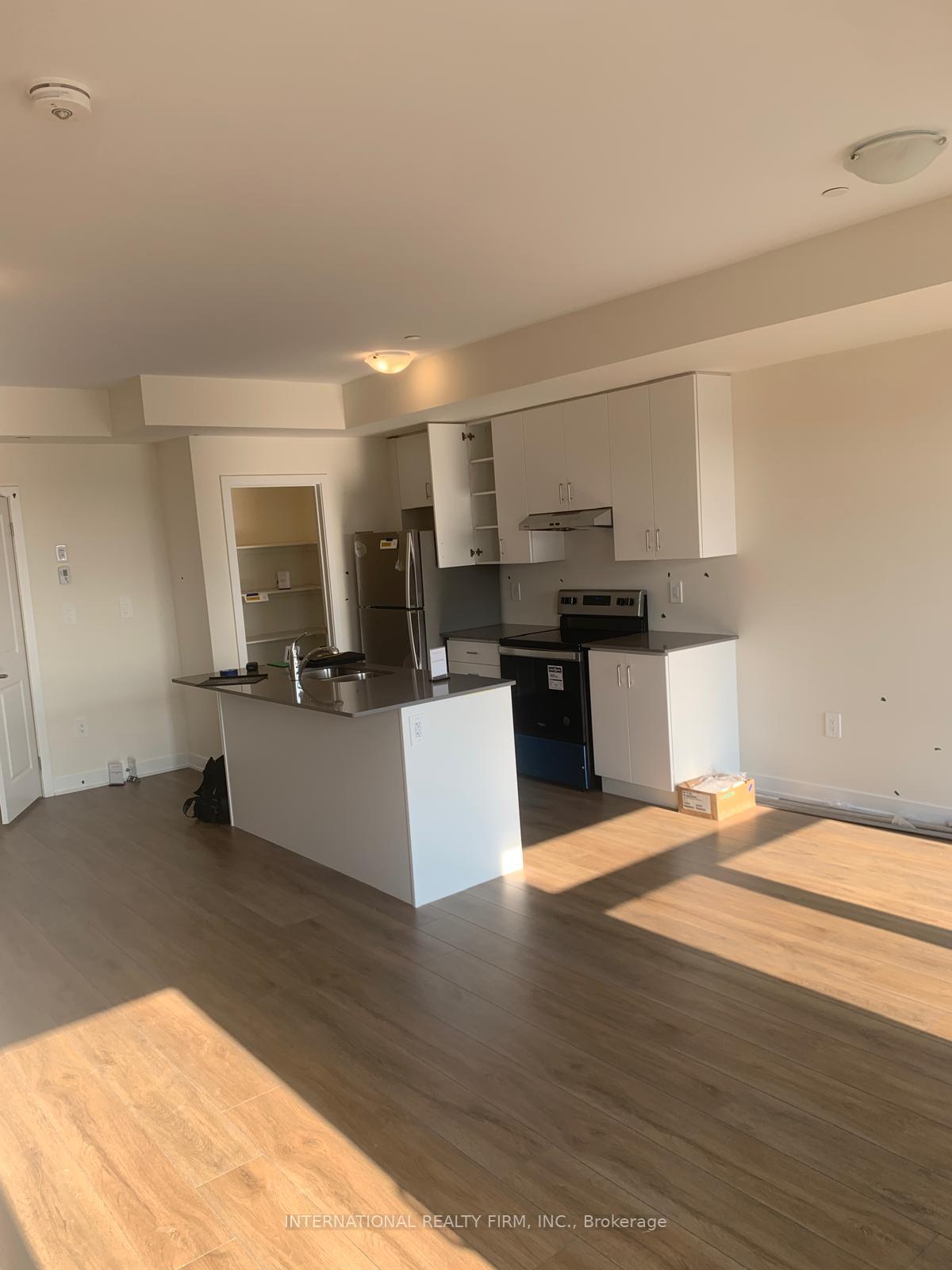 755-omega-drive-pickering-ontario-e13569256