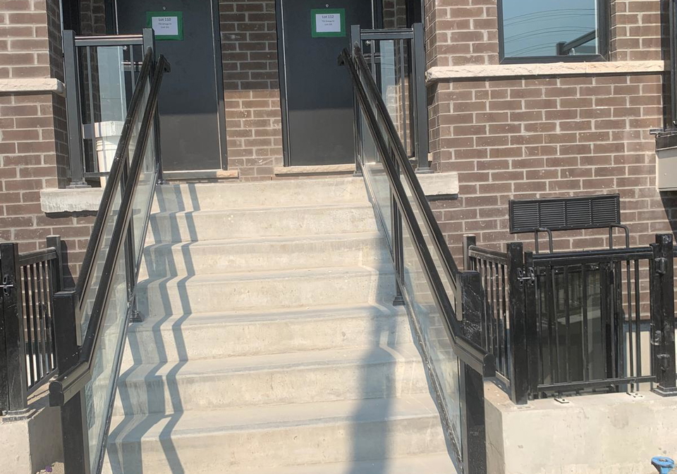 755-omega-drive-pickering-ontario-e13569256