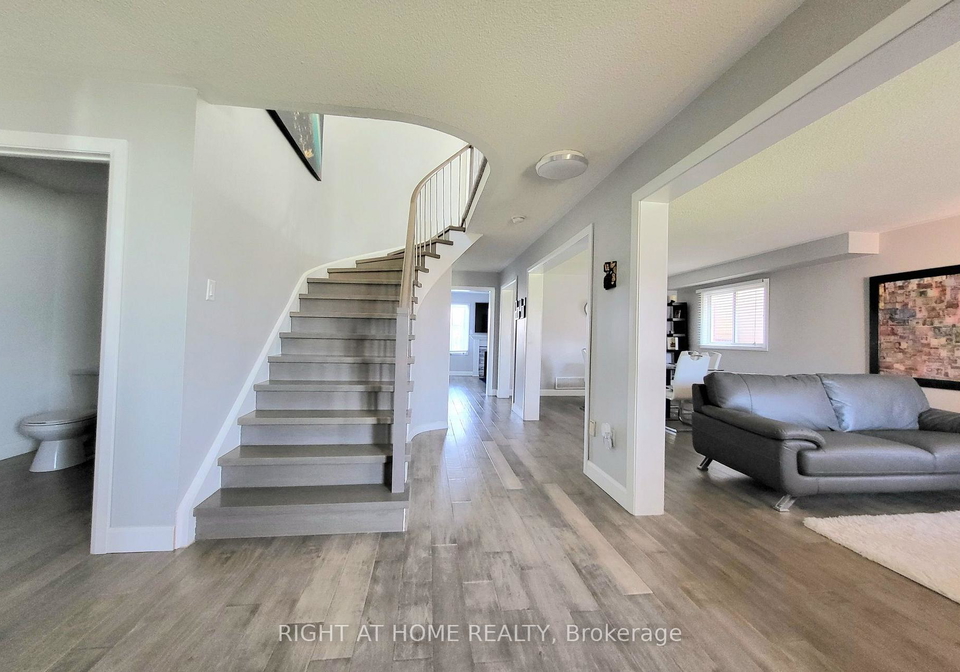 1040-beaver-valley-crescent-oshawa-ontario-e13570402
