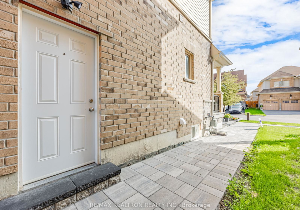 91-mcroberts-crescent-clarington-ontario-e13571150