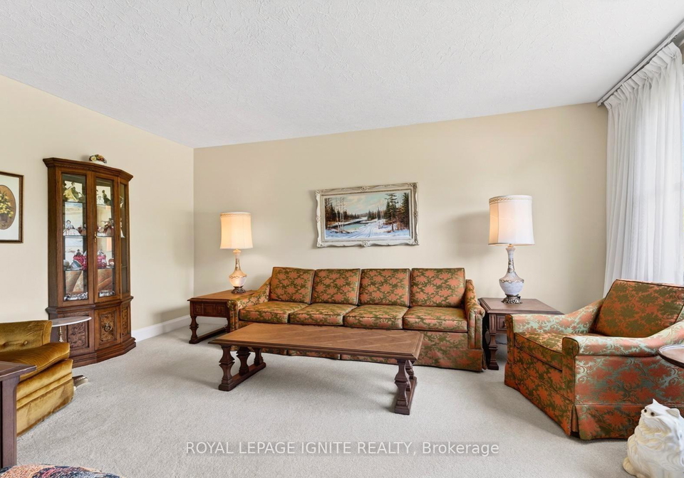 820-simcoe-street-n-oshawa-ontario-e13571872