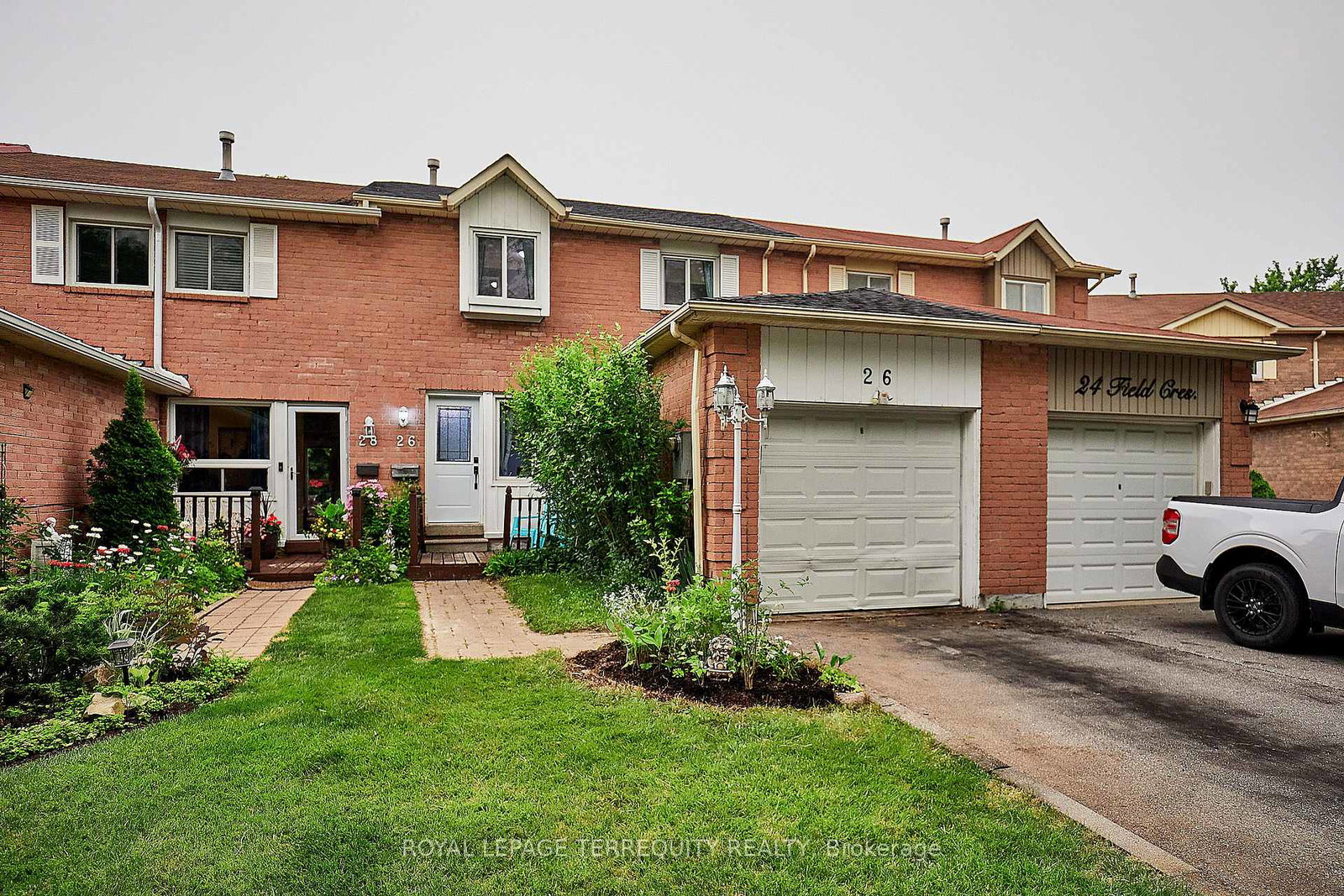 26-field-crescent-ajax-ontario-e13572202