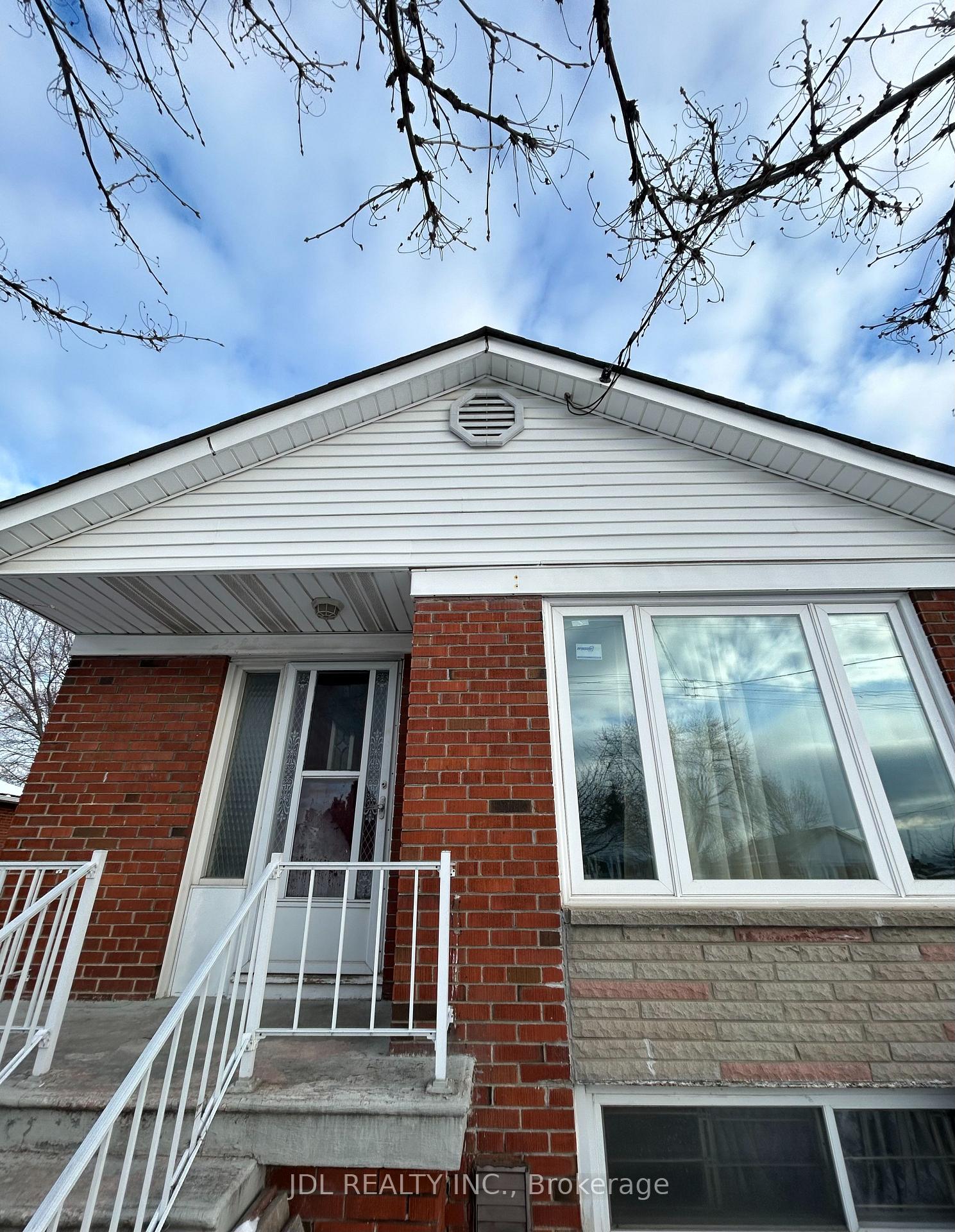 8-highwood-ave-avenue-toronto-scarborough-ontario-e13572512
