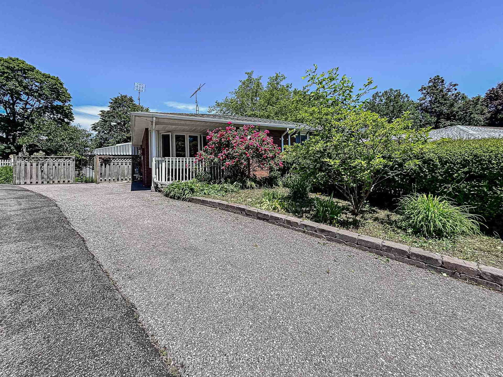 1113-valley-court-oshawa-ontario-e13572516