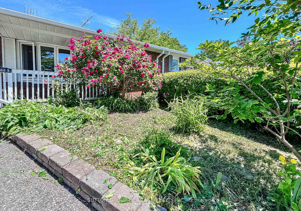 1113-valley-court-oshawa-ontario-e13572516