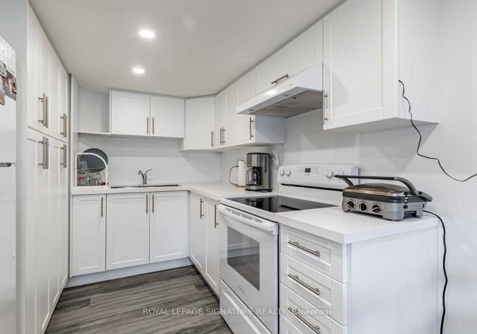 84-peard-road-toronto-east-york-ontario-e13572554