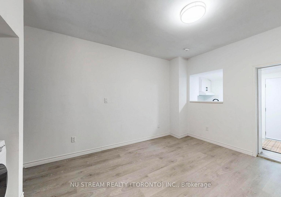 393-jones-avenue-toronto-toronto-ontario-e13572726