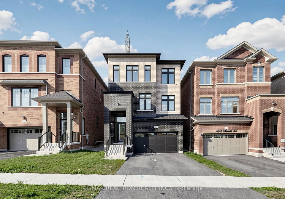 1274-aquarius-trail-pickering-ontario-e13572884
