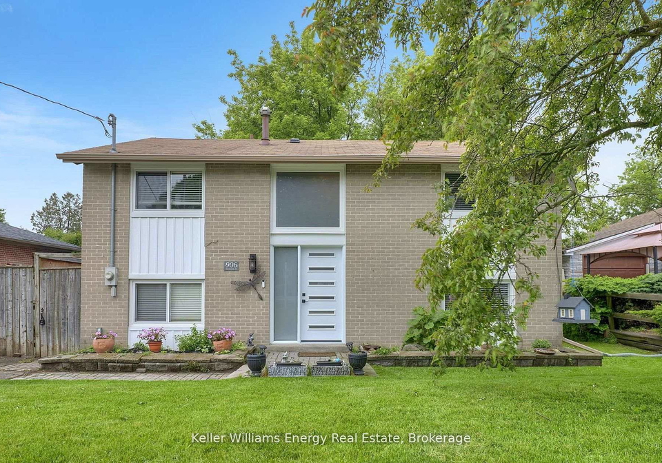 906-centre-street-n-whitby-ontario-e13574372