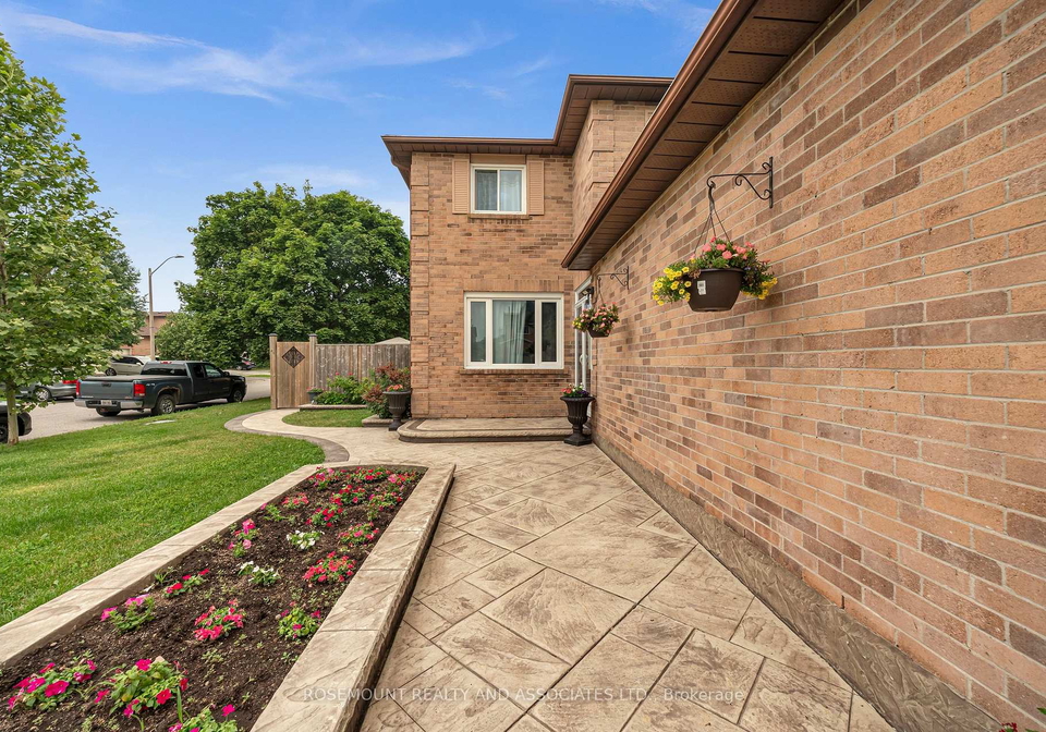 95-rotherglen-n-road-n-ajax-ontario-e13574690