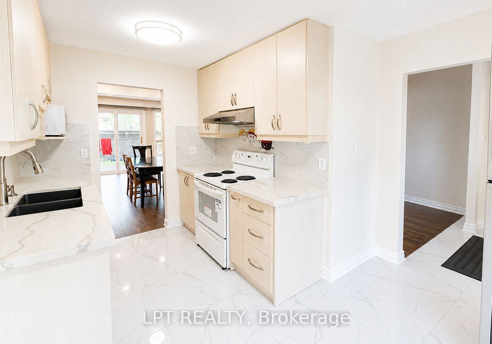 100-burrows-hall-boulevard-toronto-scarborough-ontario-e13574908