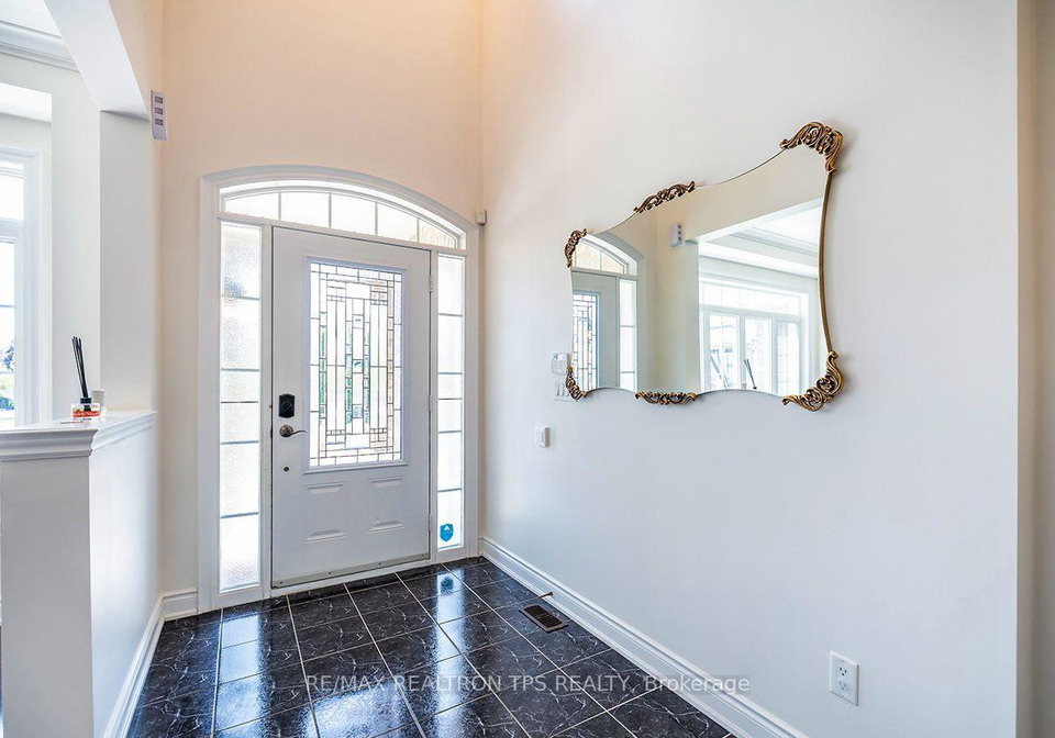 555-kingsfield-loop-oshawa-ontario-e13574936