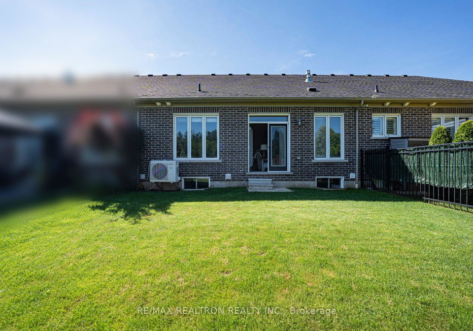 33-washburn-path-clarington-ontario-e13575064