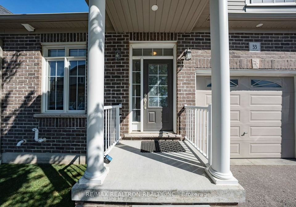 33-washburn-path-clarington-ontario-e13575064