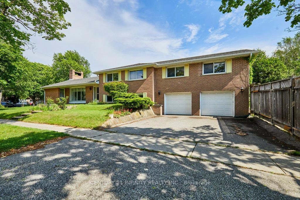 1-goodland-gate-toronto-scarborough-ontario-e13575488