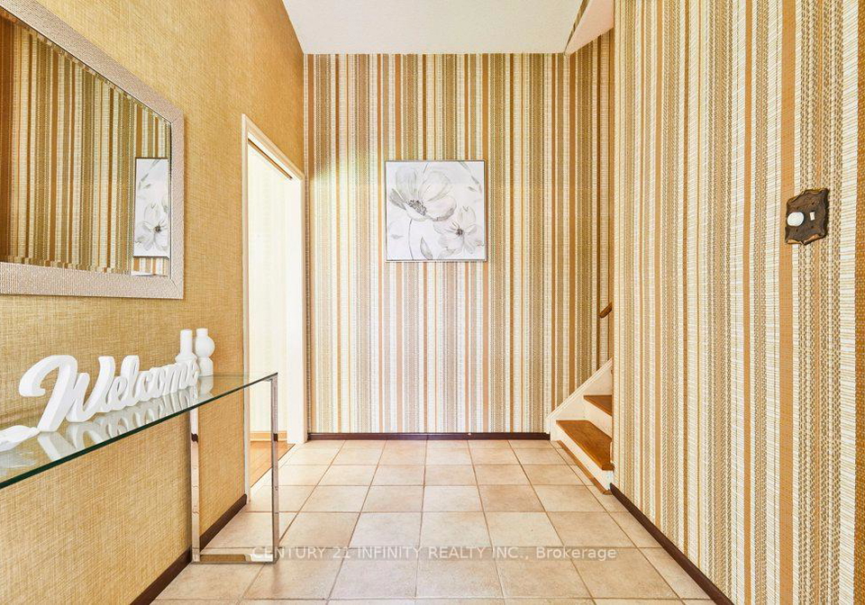 1-goodland-gate-toronto-scarborough-ontario-e13575488
