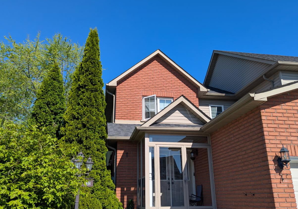 102-richfield-square-clarington-ontario-e13575700