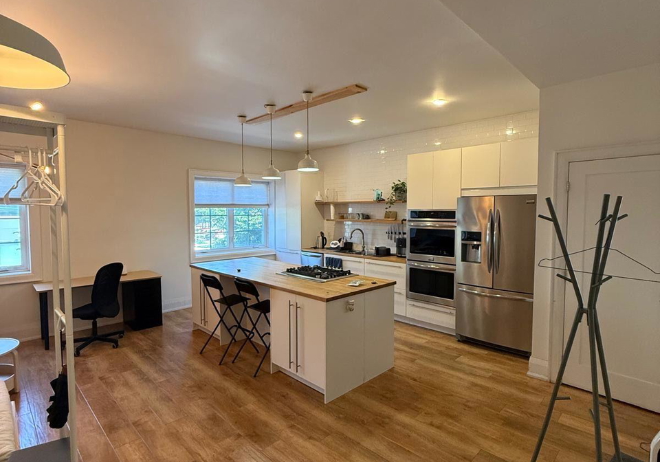 2215-danforth-avenue-toronto-toronto-ontario-e13575784