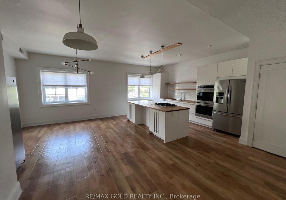 2215-danforth-avenue-toronto-toronto-ontario-e13575784