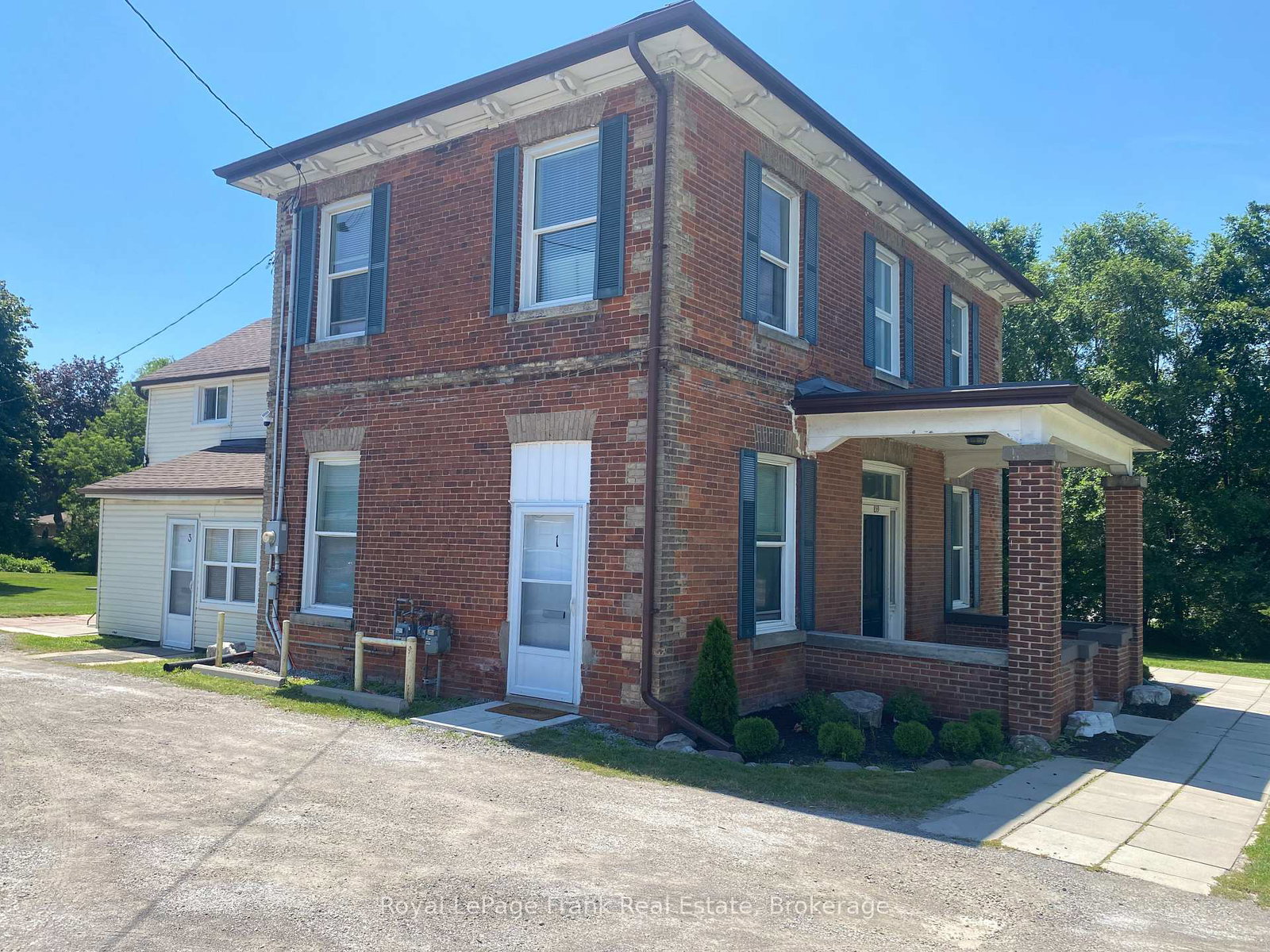 859-dundas-street-w-whitby-ontario-e13575842