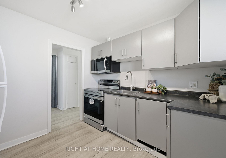 708-carnegie-avenue-oshawa-ontario-e13576062