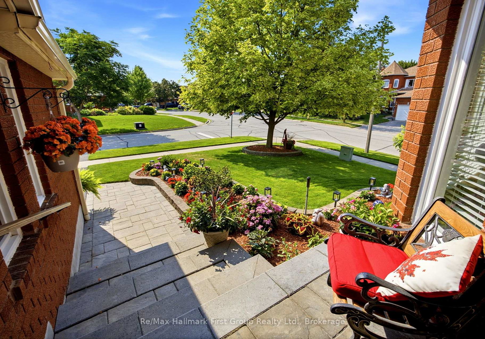 1-glencedar-crescent-whitby-ontario-e13576380