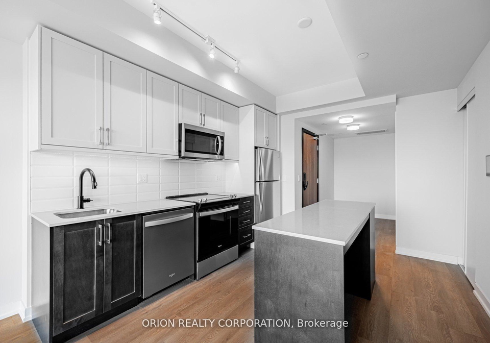 201-brock-street-s-whitby-ontario-e13576414