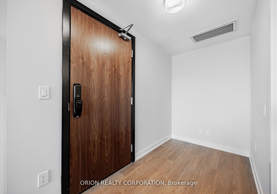 201-brock-street-s-whitby-ontario-e13576414