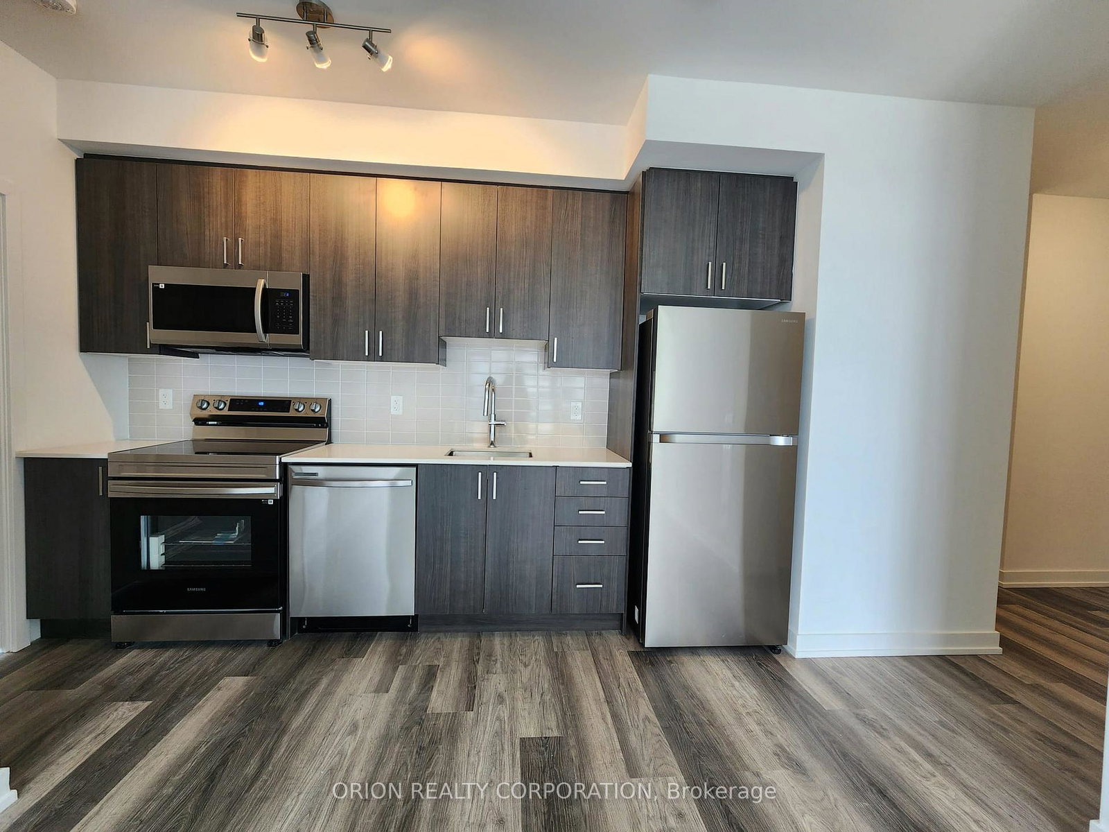 1455-celebration-drive-pickering-ontario-e13576708