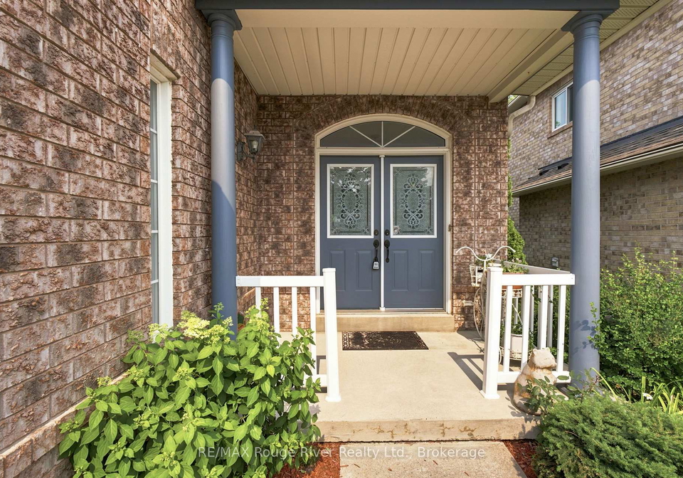 17-floree-street-whitby-ontario-e13577020