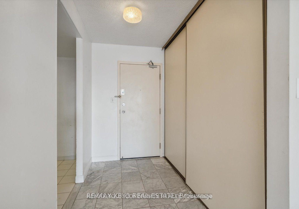 225-bamburgh-circle-toronto-scarborough-ontario-e13578708