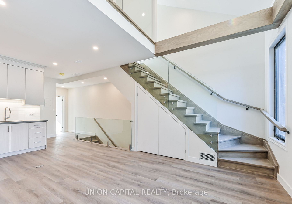 180-broadview-avenue-toronto-toronto-ontario-e13578970