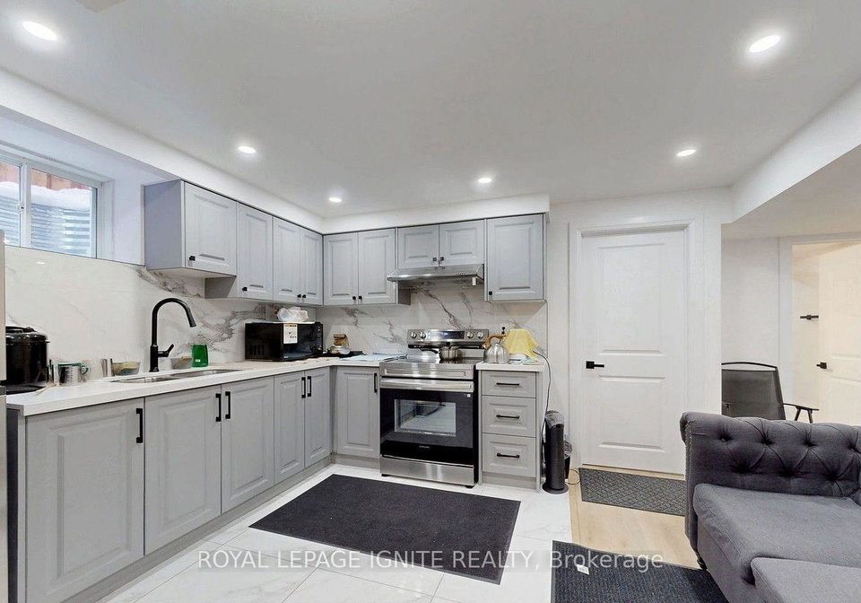 1572-honey-locust-place-pickering-ontario-e13579340