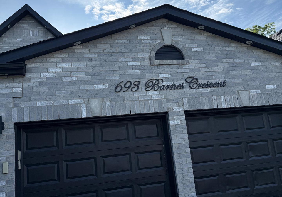 693-barnes-crescent-oshawa-ontario-e13579782