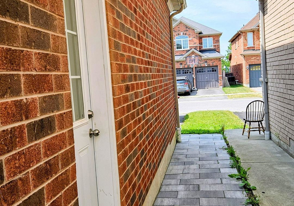 31-swansea-street-whitby-ontario-e13580004