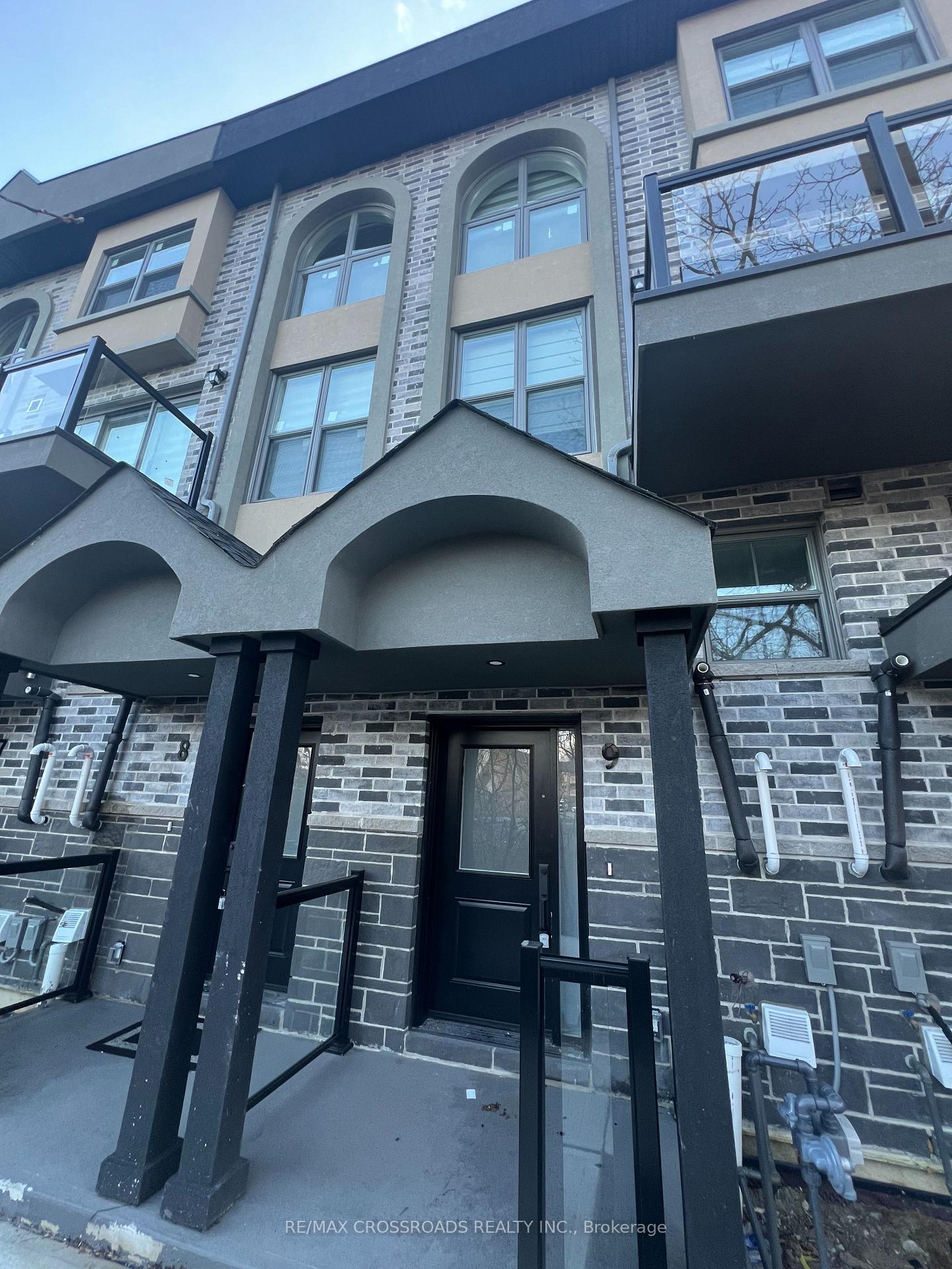300-railway-engine-house-way-whitby-ontario-e13580006