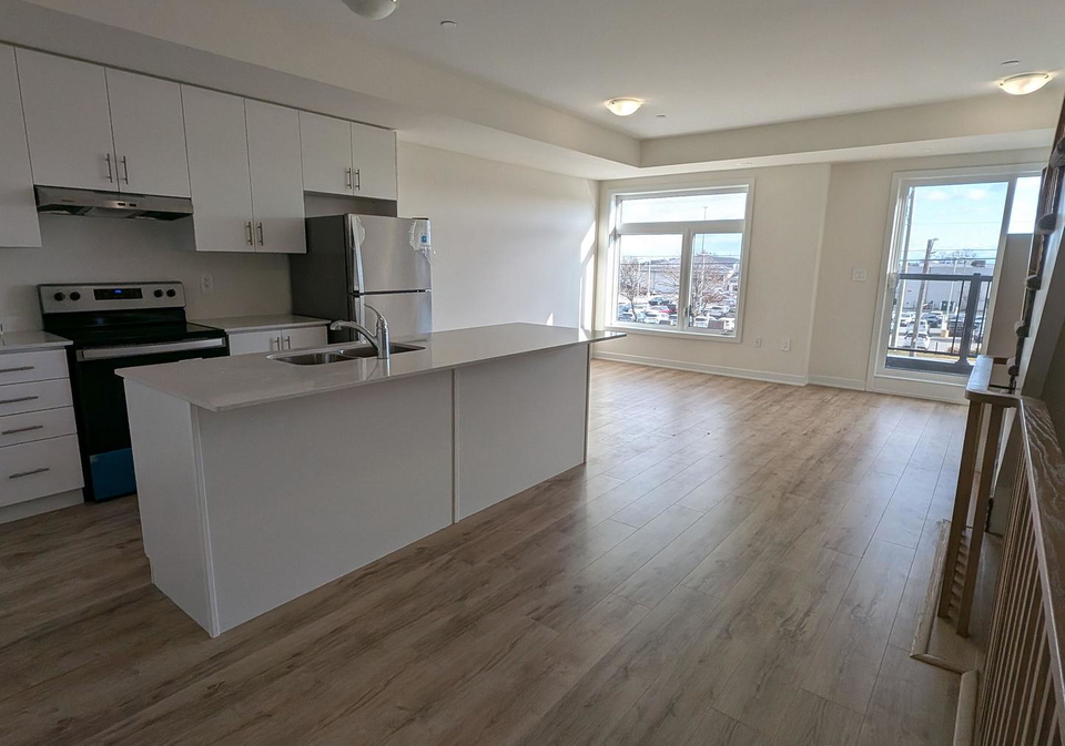 755-omega-drive-s-pickering-ontario-e13580680