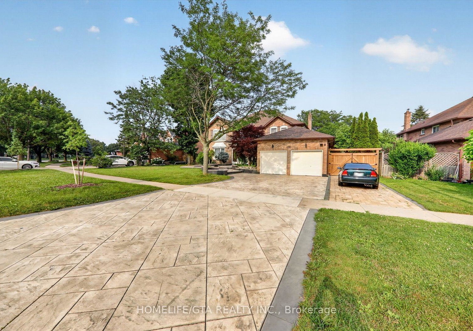 190-lake-driveway-w-ajax-ontario-e13580950