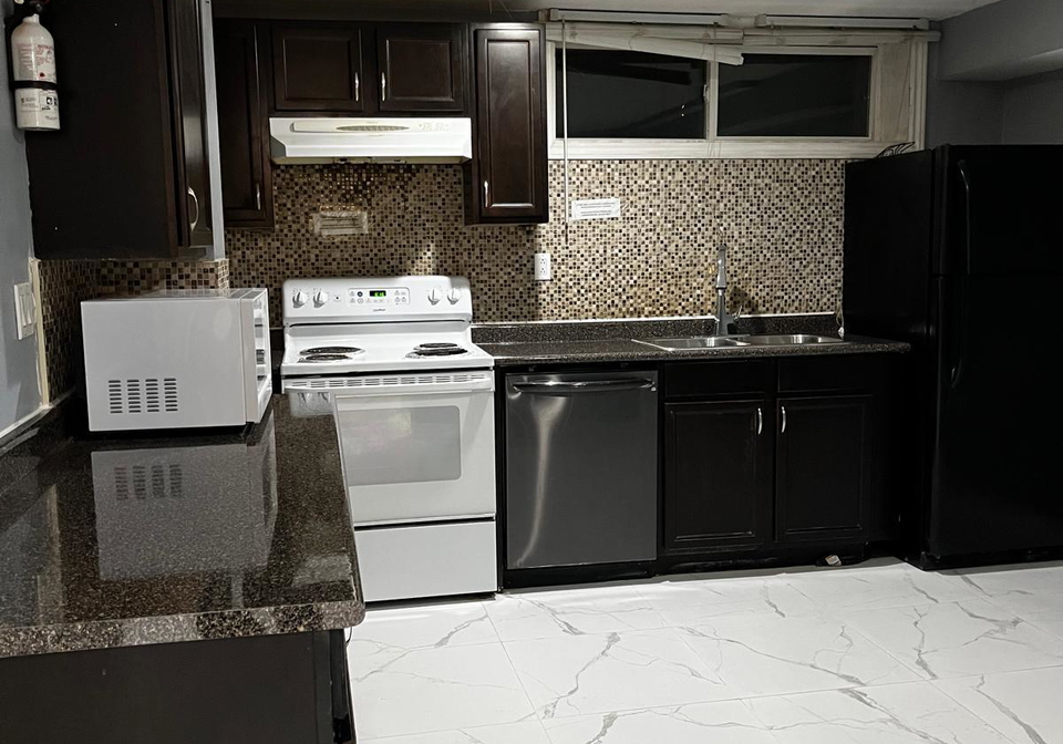 44-romulus-basement-apartment-drive-toronto-scarborough-ontario-e13581142