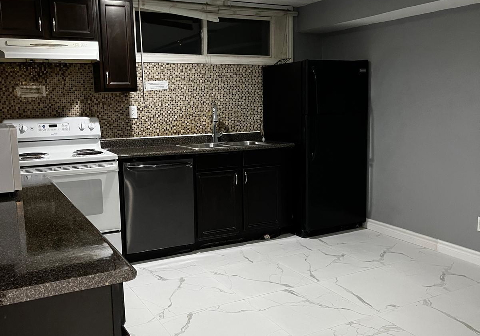 44-romulus-basement-apartment-drive-toronto-scarborough-ontario-e13581142