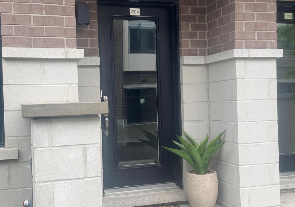1695-dersan-street-pickering-ontario-e13581936