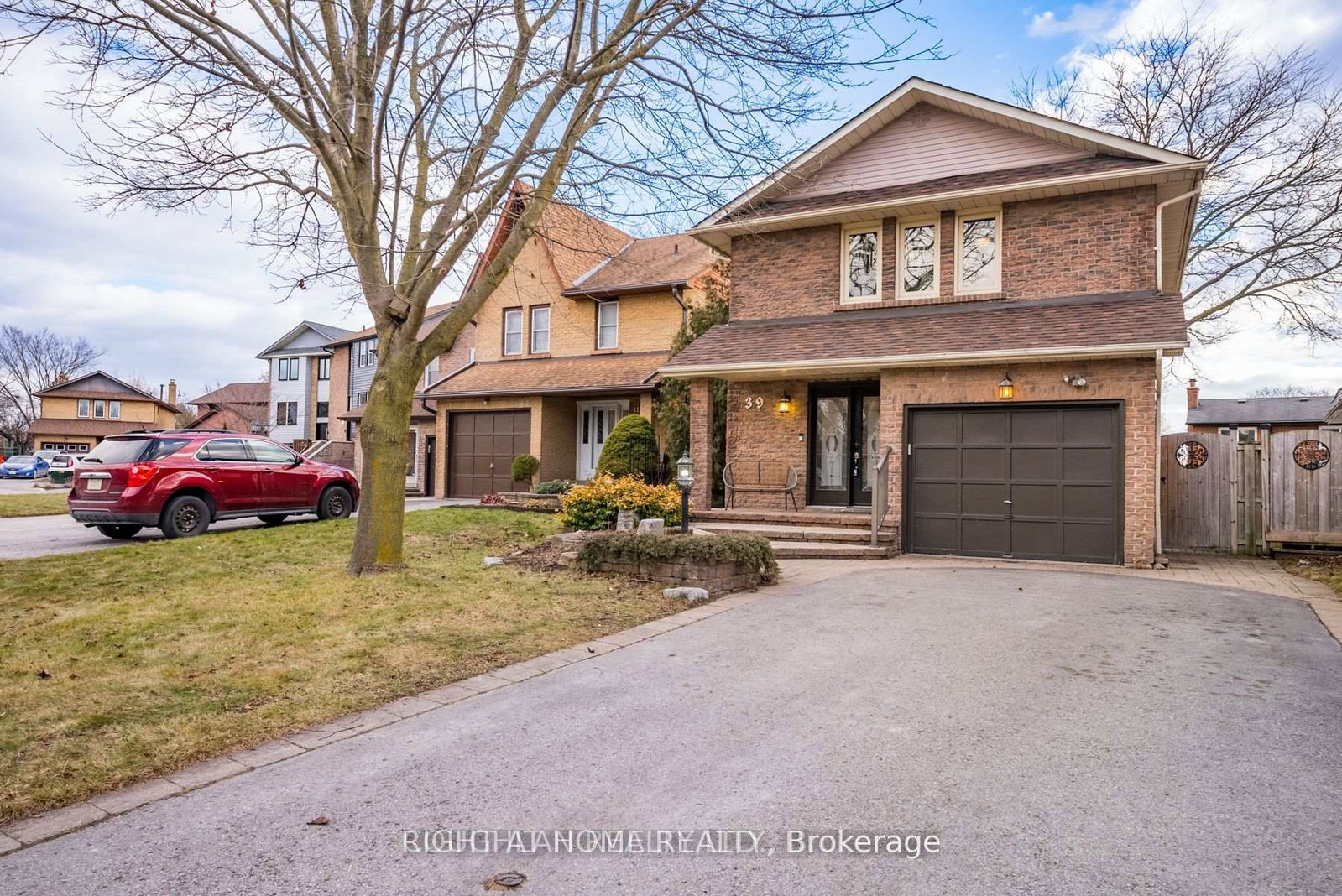 39-longfellow-court-whitby-ontario-e13582234
