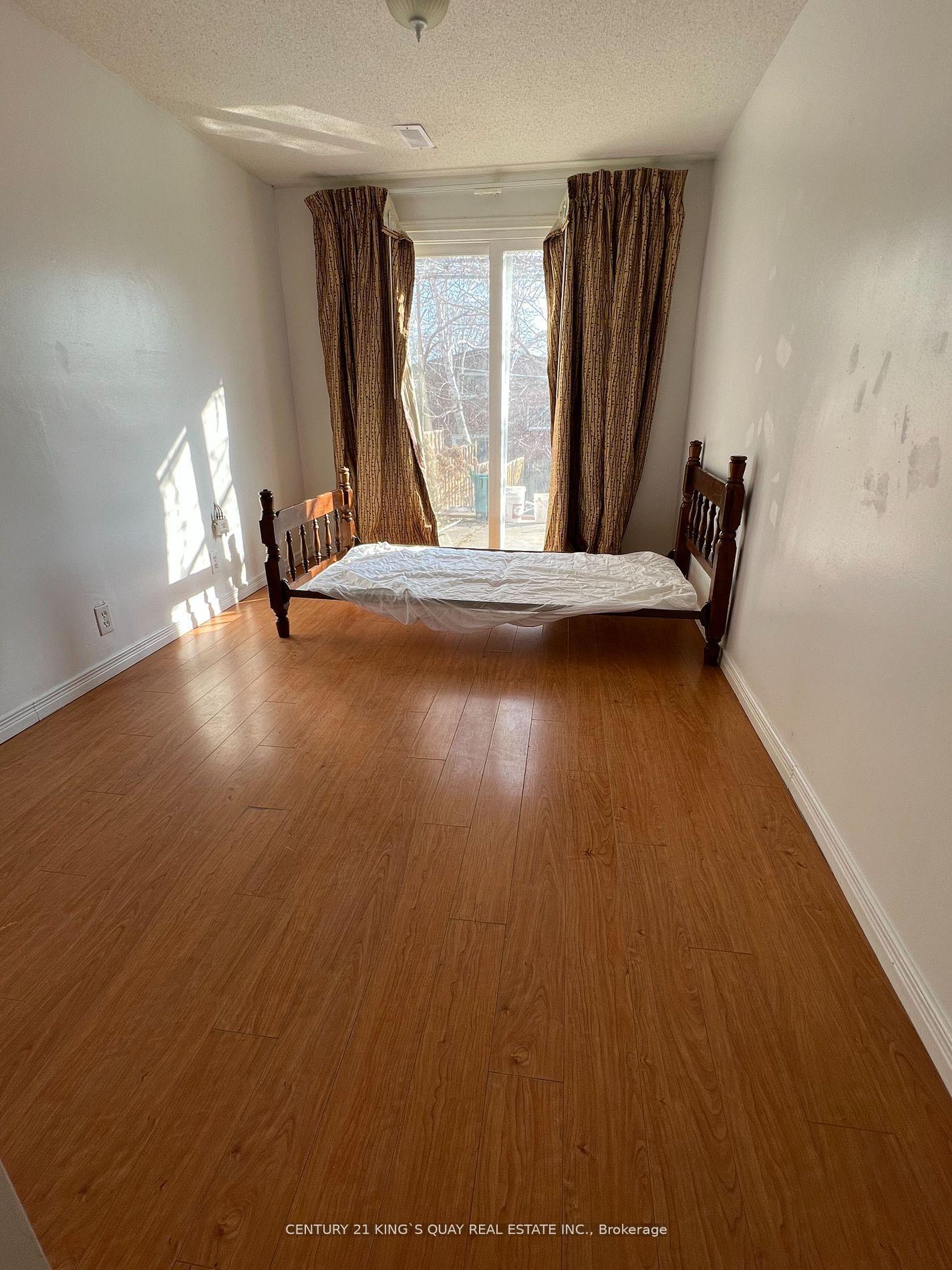 74-glendower-circuit-toronto-scarborough-ontario-e13582310