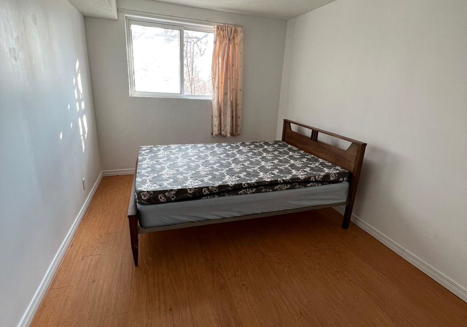 74-glendower-circuit-toronto-scarborough-ontario-e13582310